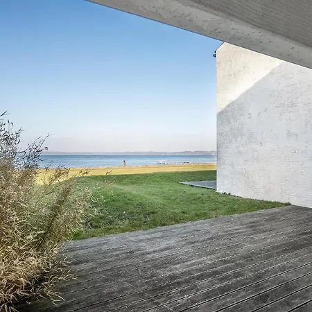 Stunning In With House Sea View דירה